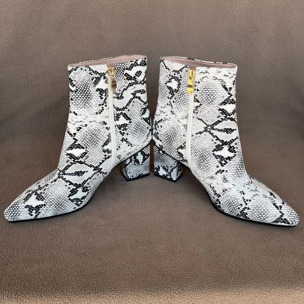 Wet Kiss Snakeskin Animal Print Ankle Boots Block Heel Pointed Toe Gold Zipper 9